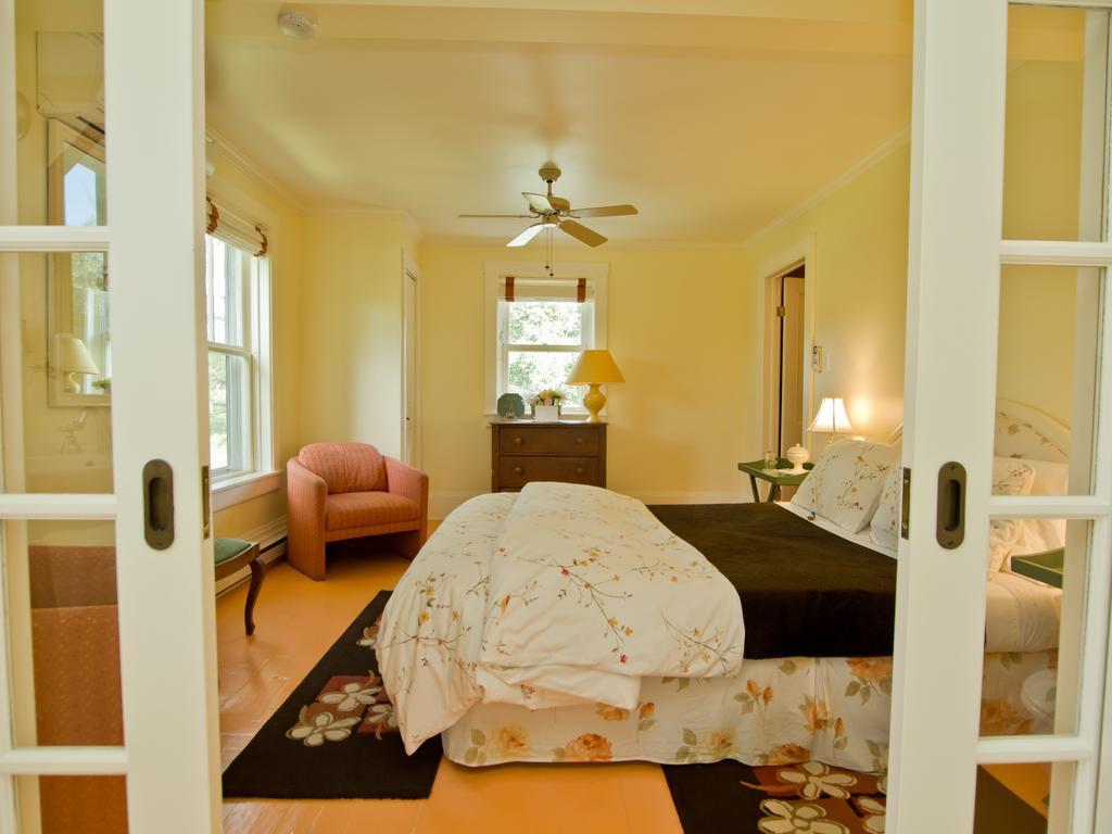 Auberge La Raveaudiere North Hatley Zimmer foto